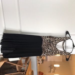 Cute high-lo leopard + black comfy dress